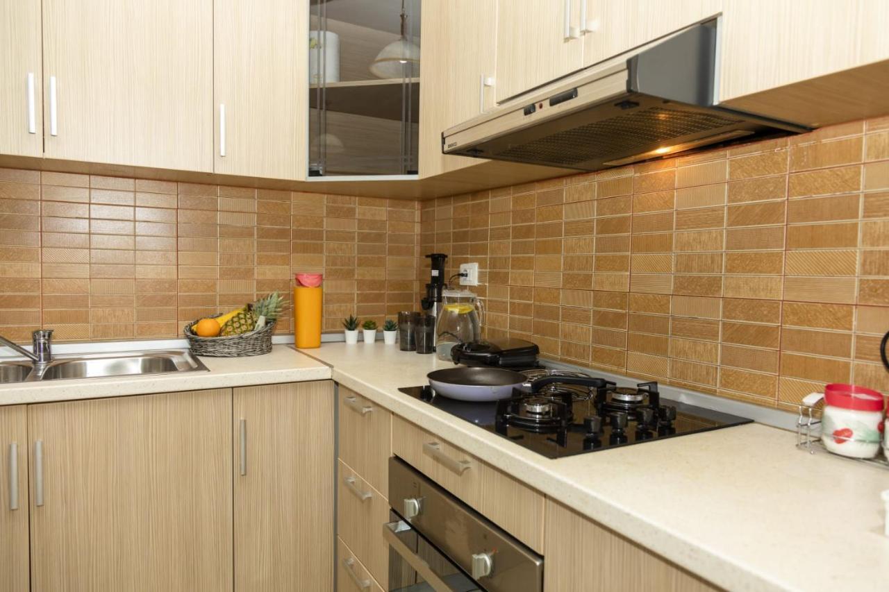 Bay Inn Apartment Sea Front Вльора Екстер'єр фото