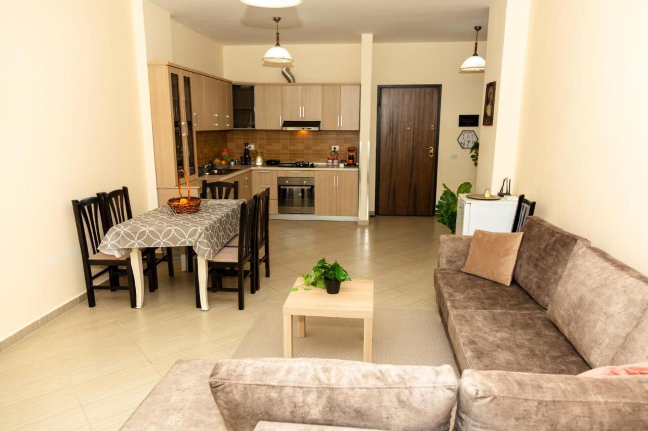 Bay Inn Apartment Sea Front Вльора Екстер'єр фото