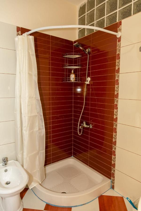 Bay Inn Apartment Sea Front Вльора Екстер'єр фото